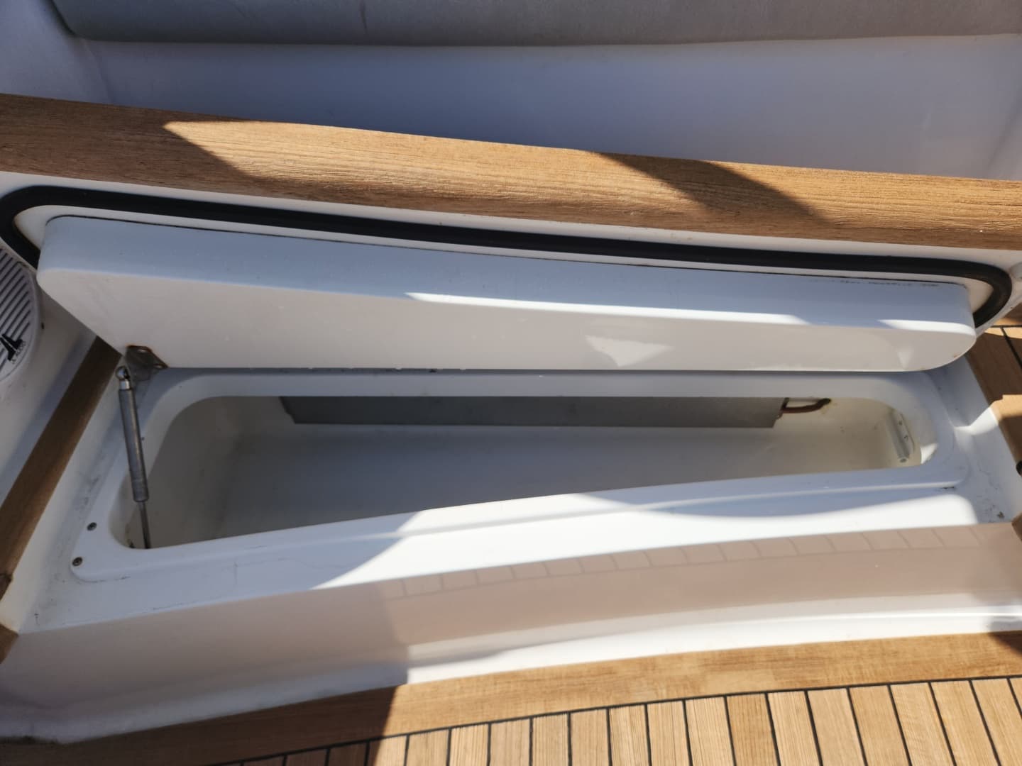 2018 Viking 48 Sport Tower