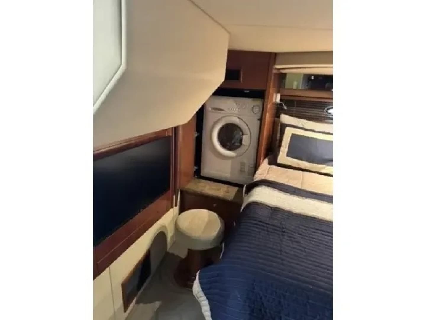 2008 Cruisers 460 Express