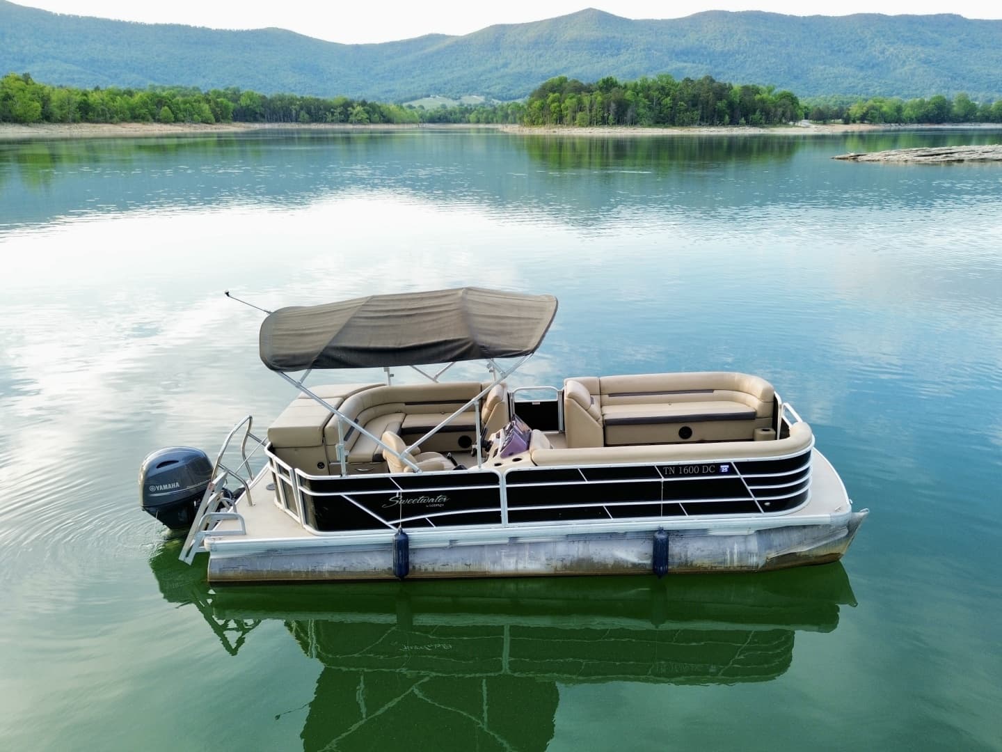 2019 Sweetwater 2386 Cruise Pontoon