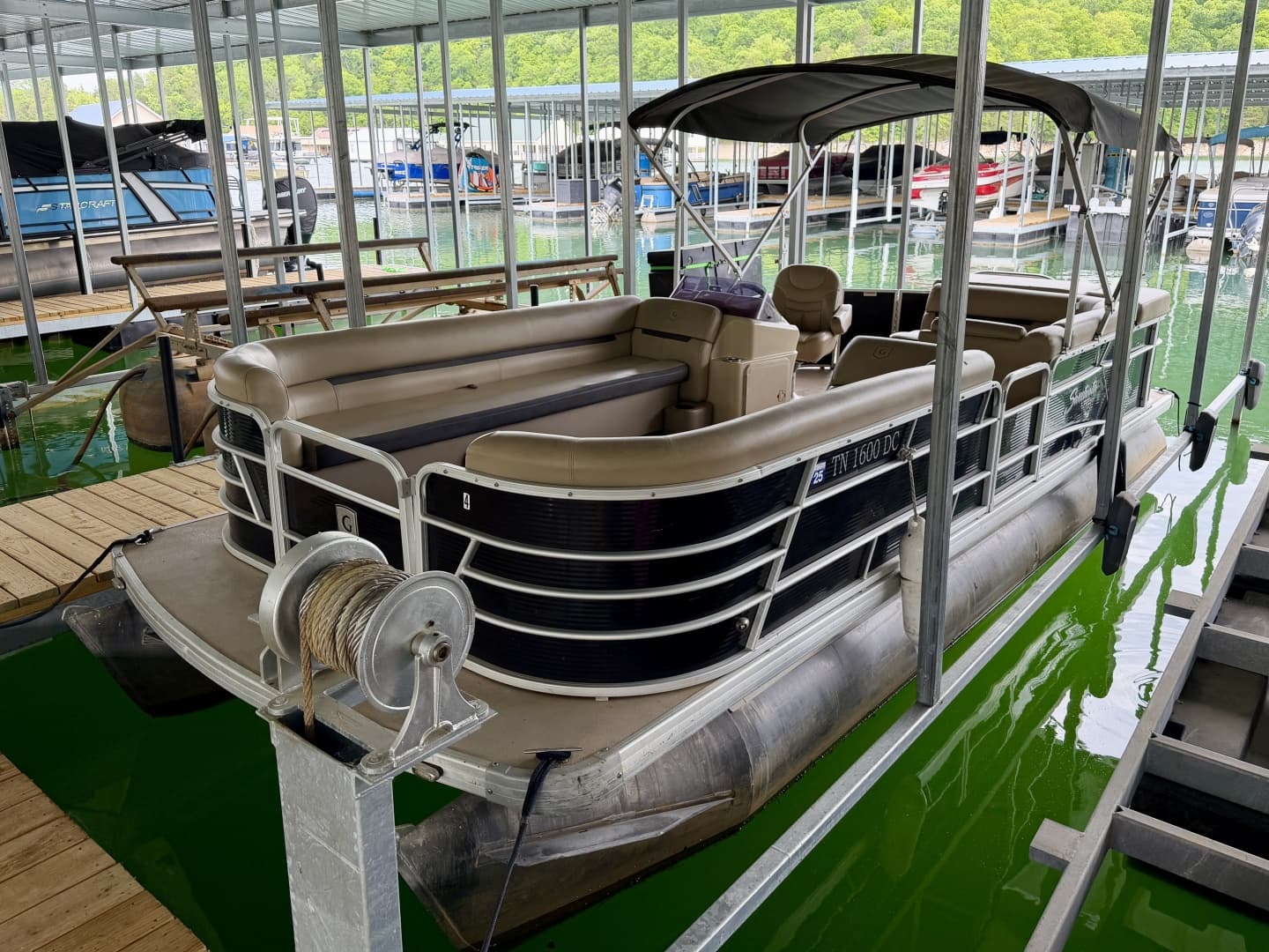 2019 Sweetwater 2386 Cruise Pontoon