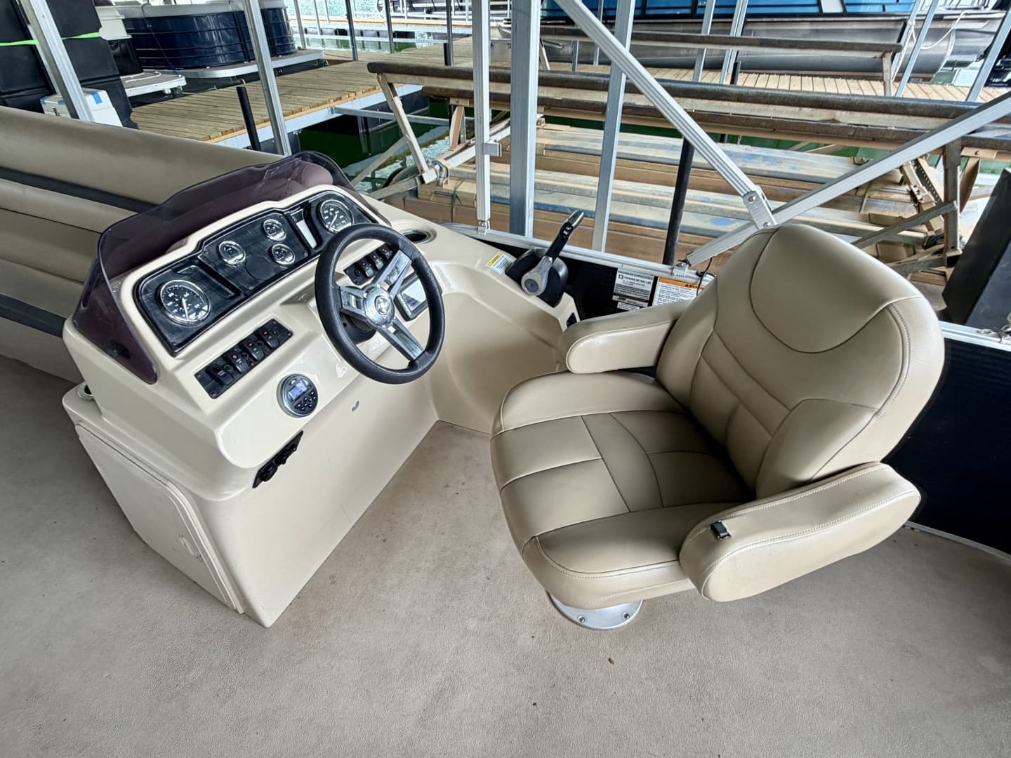 2019 Sweetwater 2386 Cruise Pontoon