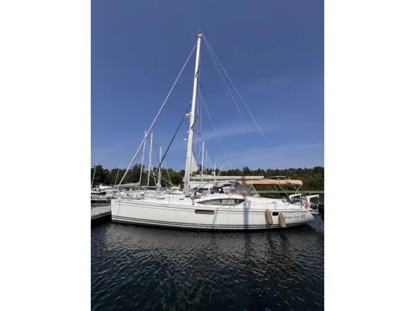 2011 Jeanneau 50 Deck Saloon