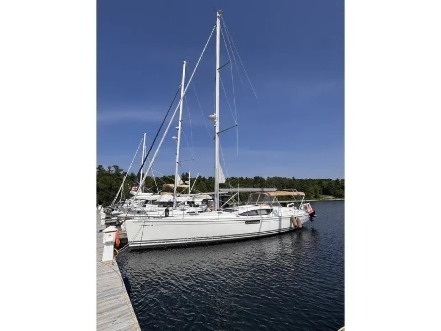 2011 Jeanneau 50 Deck Saloon