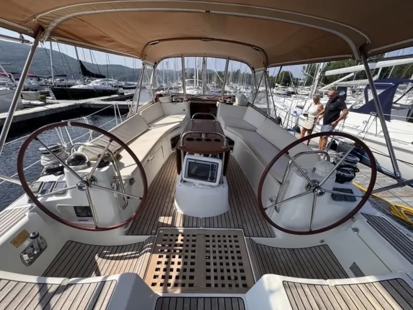 2011 Jeanneau 50 Deck Saloon