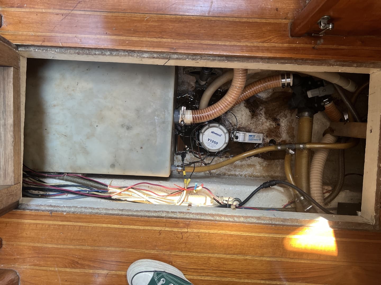 1990 Marine Trader 