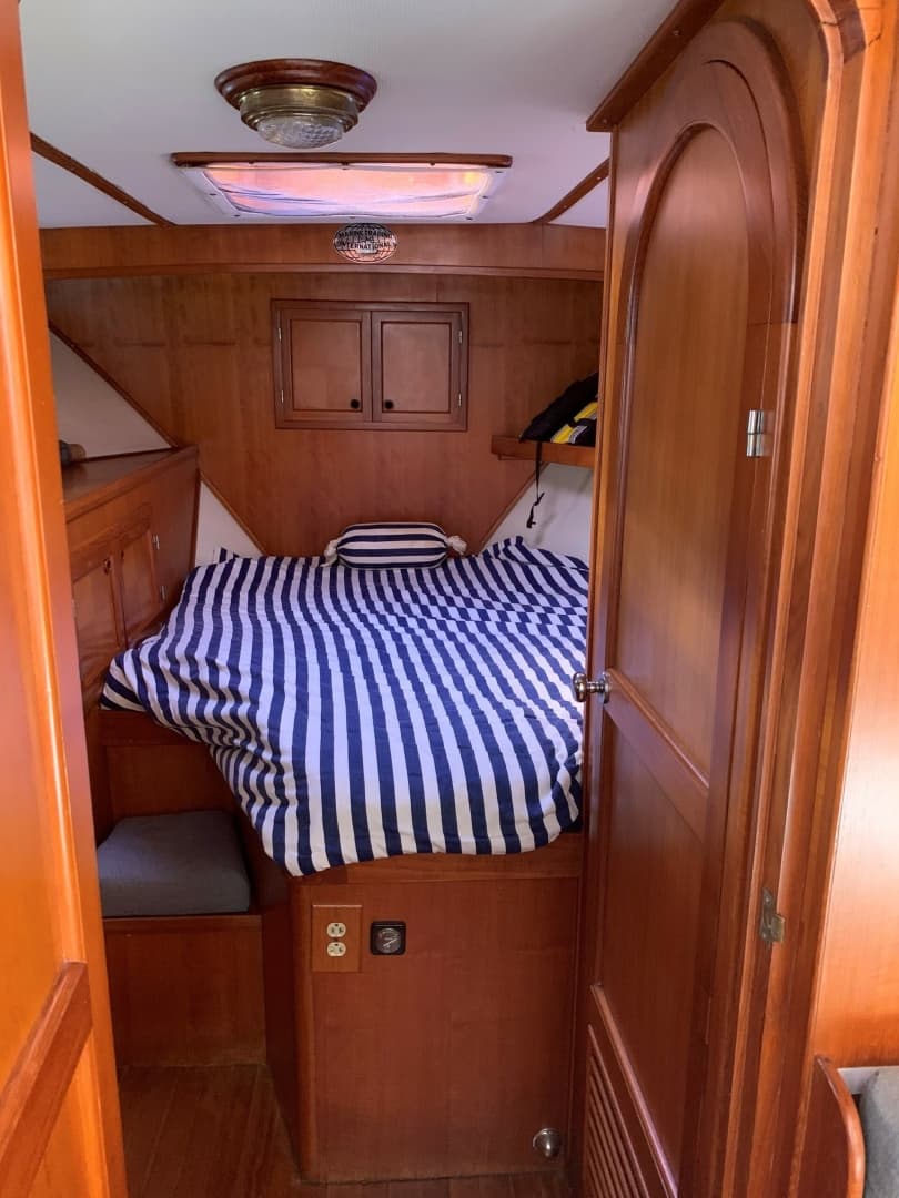 1990 Marine Trader 