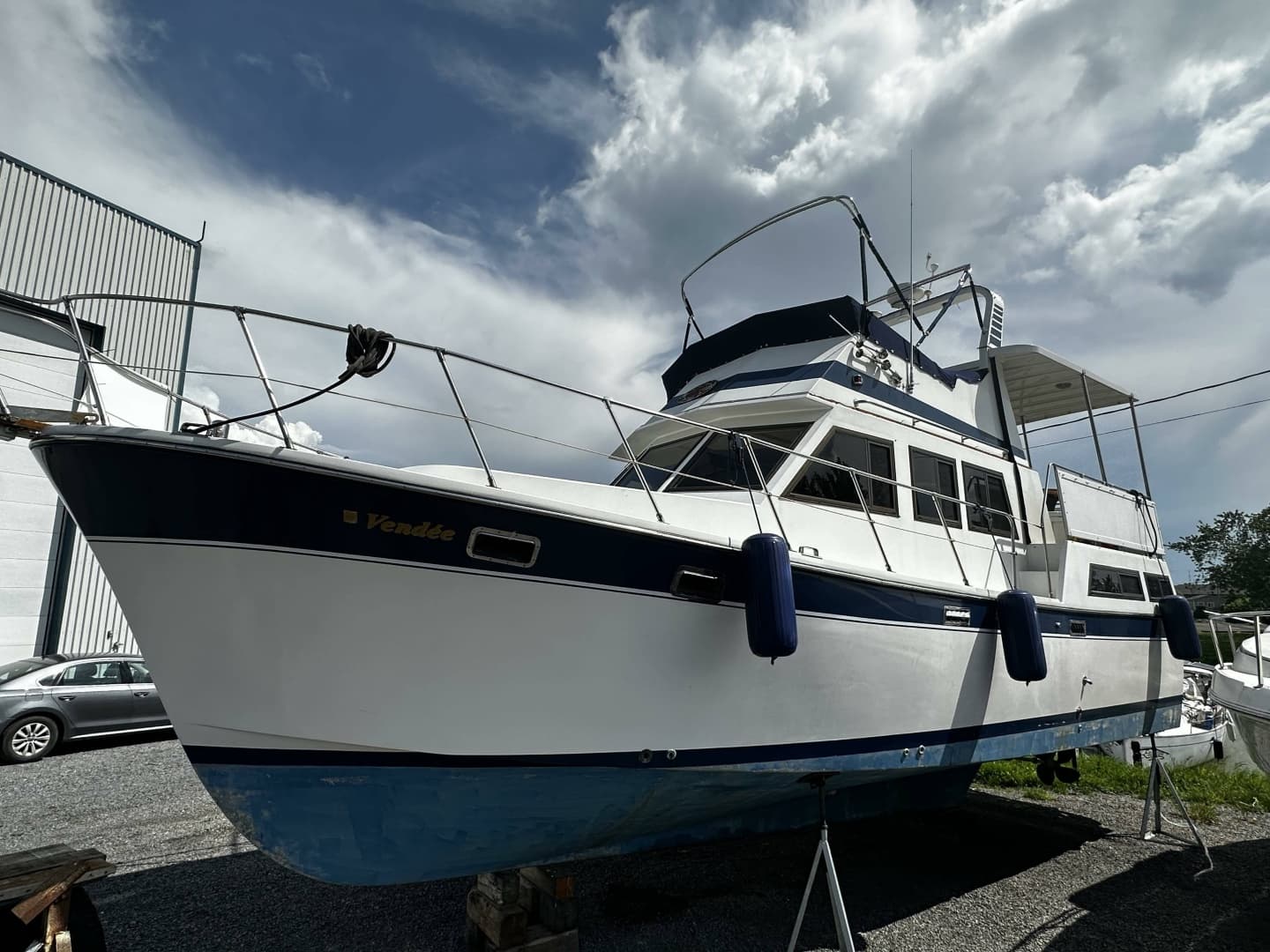 1990 Marine Trader 