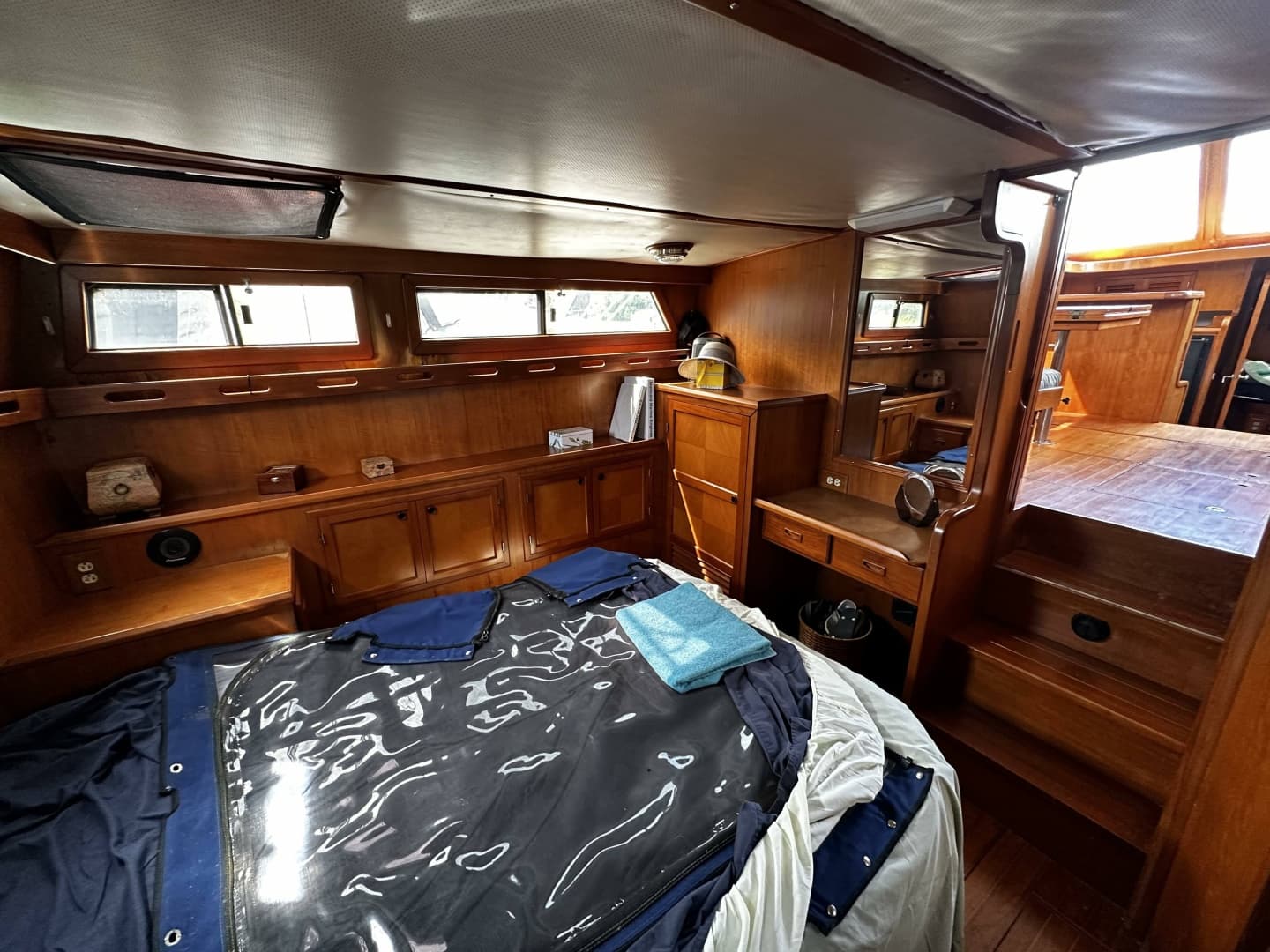 1990 Marine Trader 