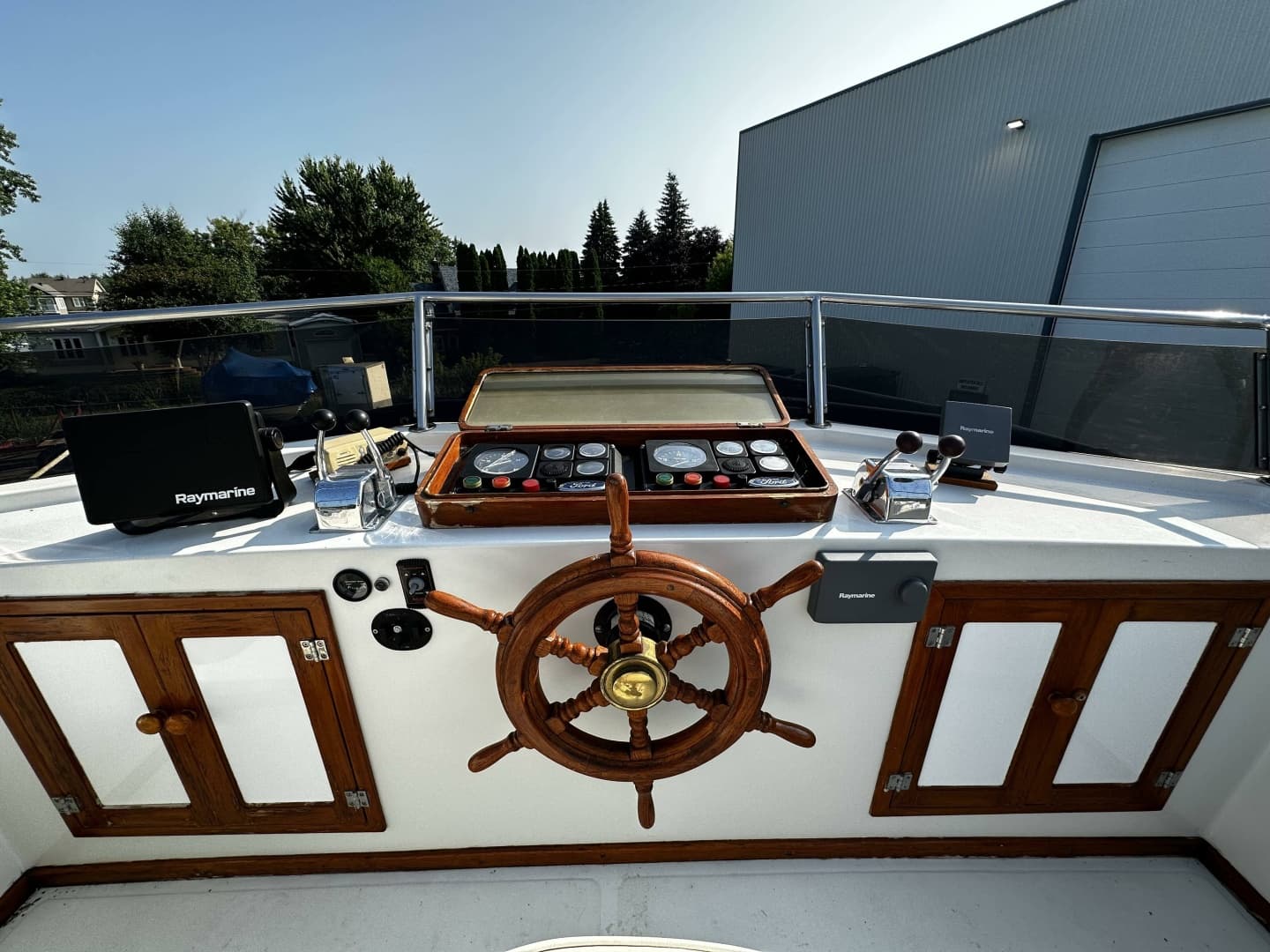 1990 Marine Trader 