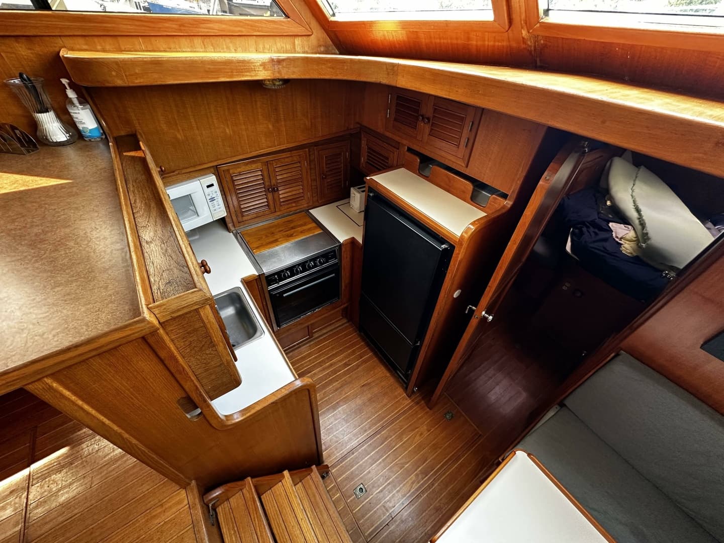 1990 Marine Trader 