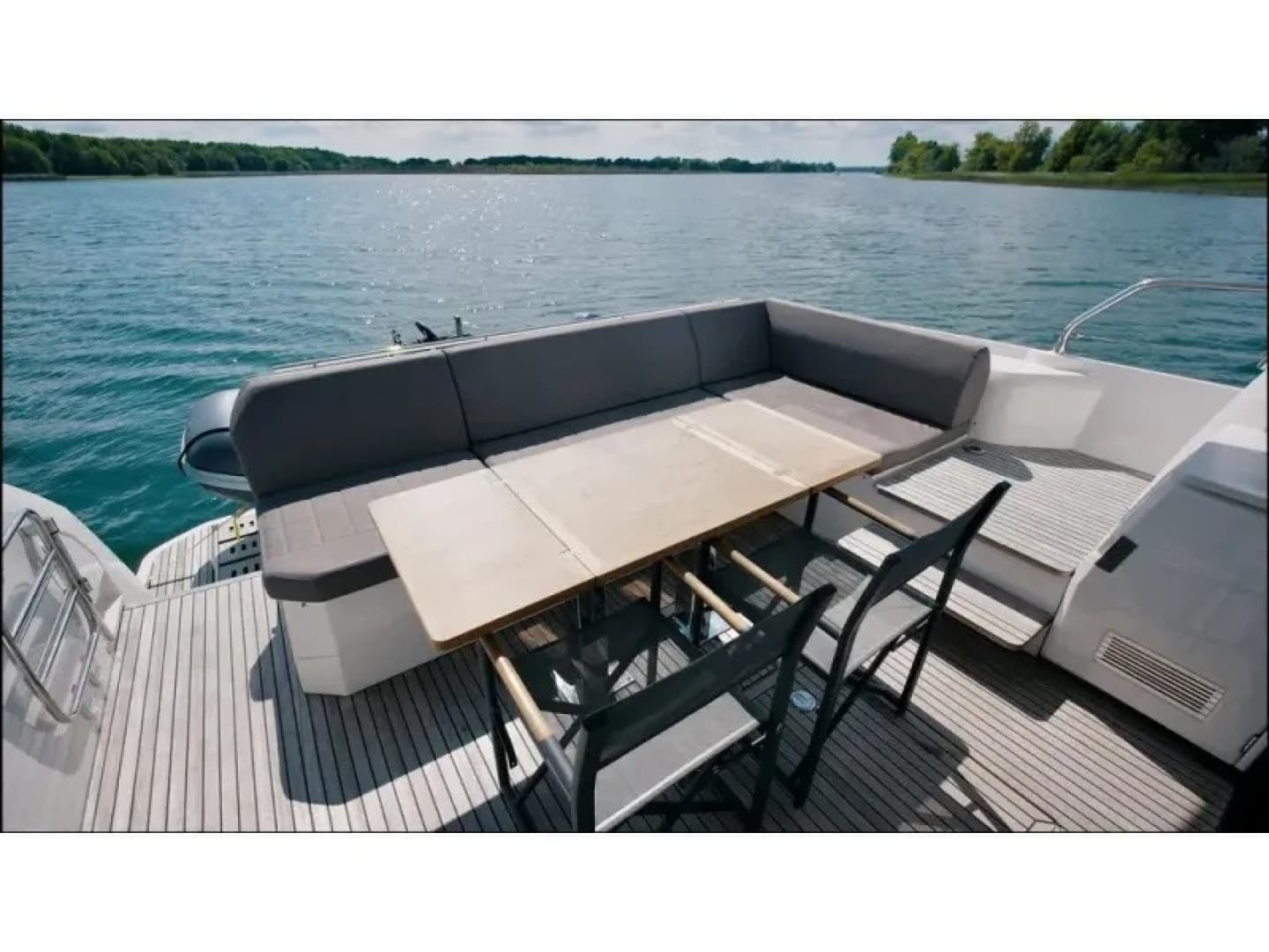 2018 Present Yachts 520S