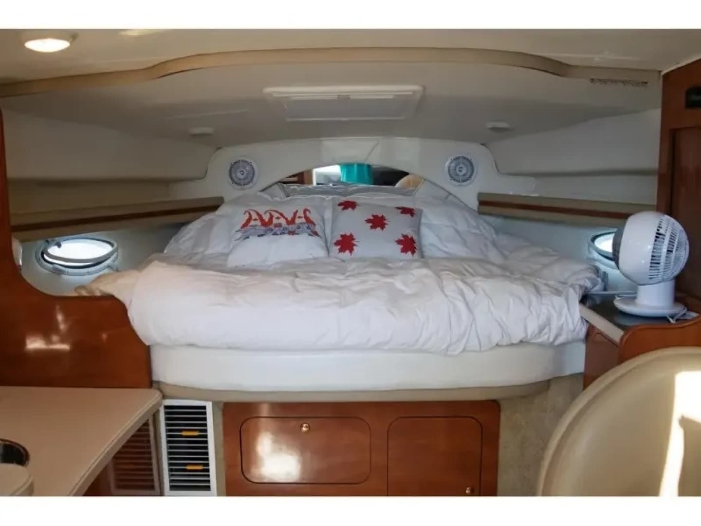 2003 Rinker Fieste Vee 342