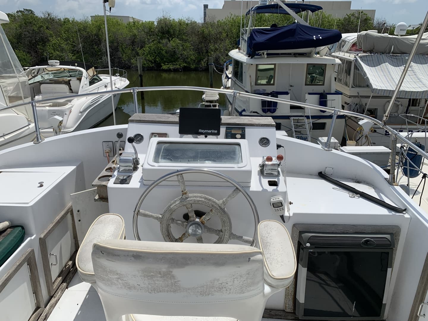1986 Marine Trader La Belle
