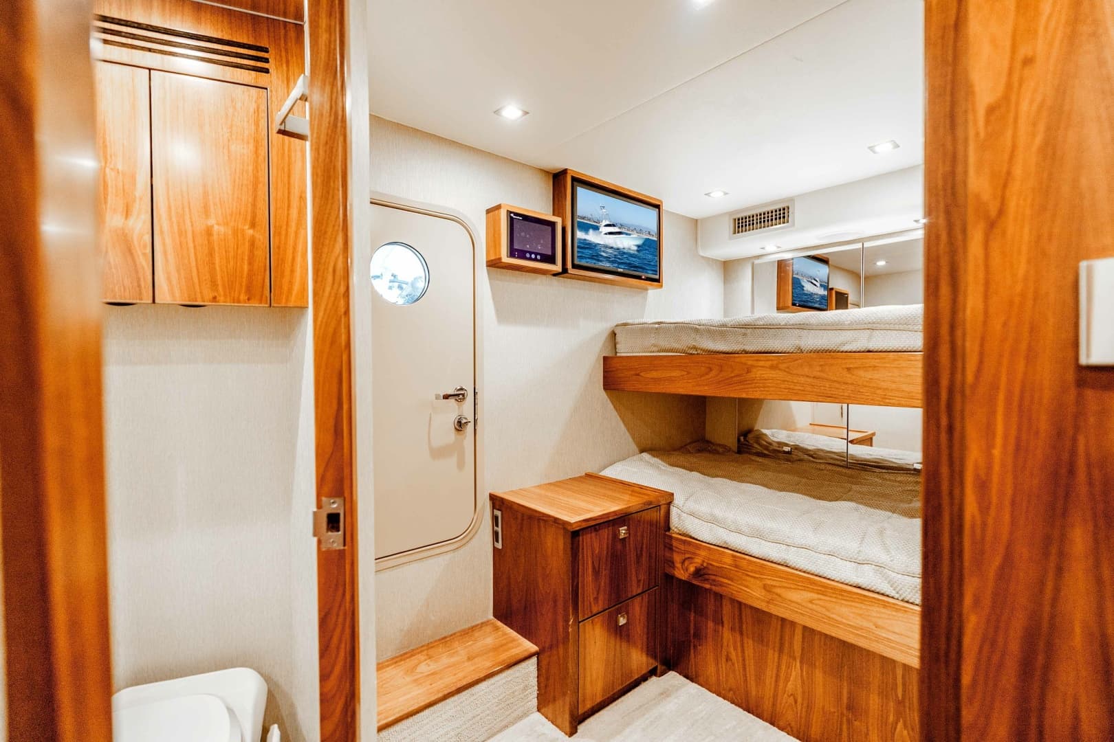 2018 Viking 72 Convertible