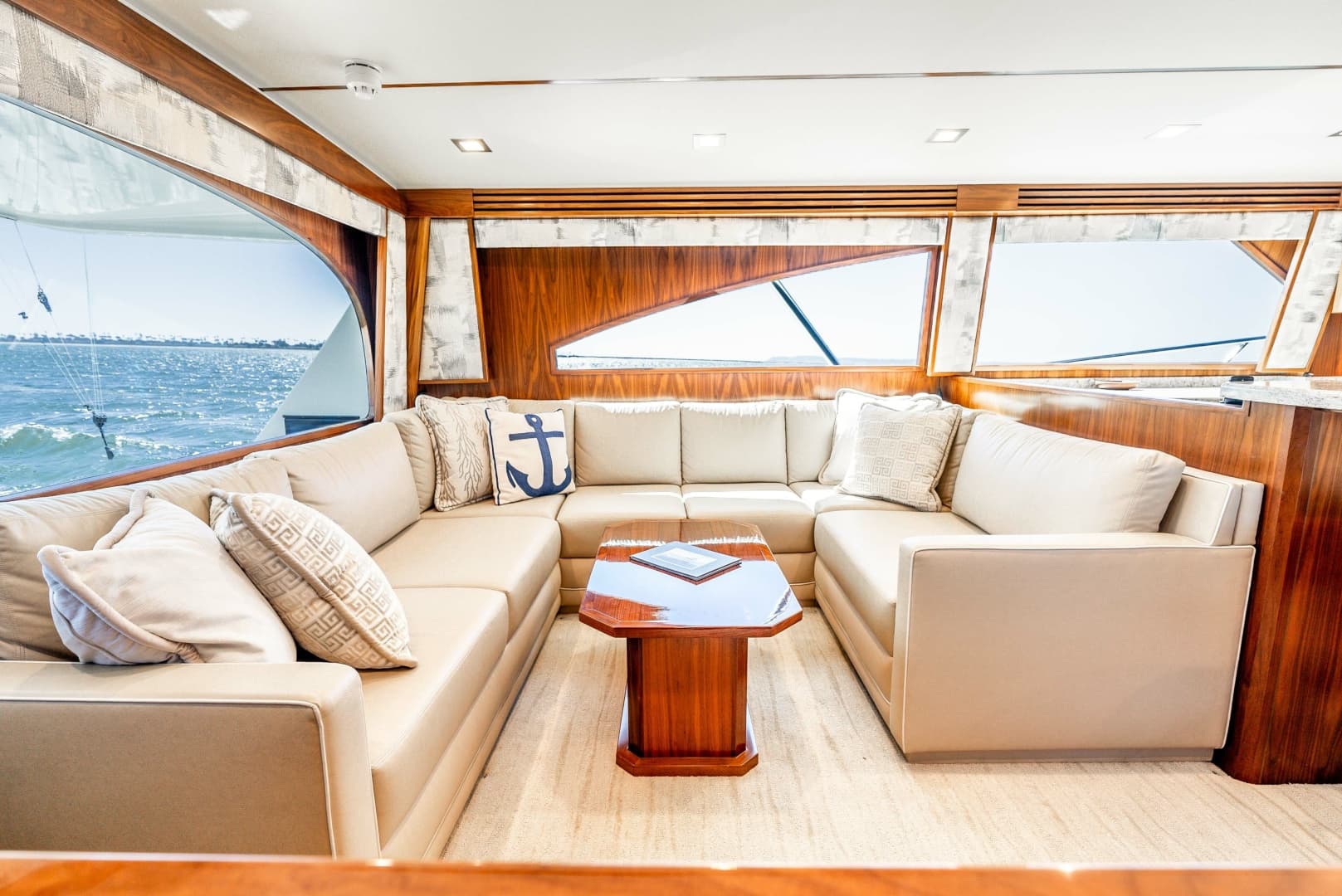 2018 Viking 72 Convertible Salon Sofa