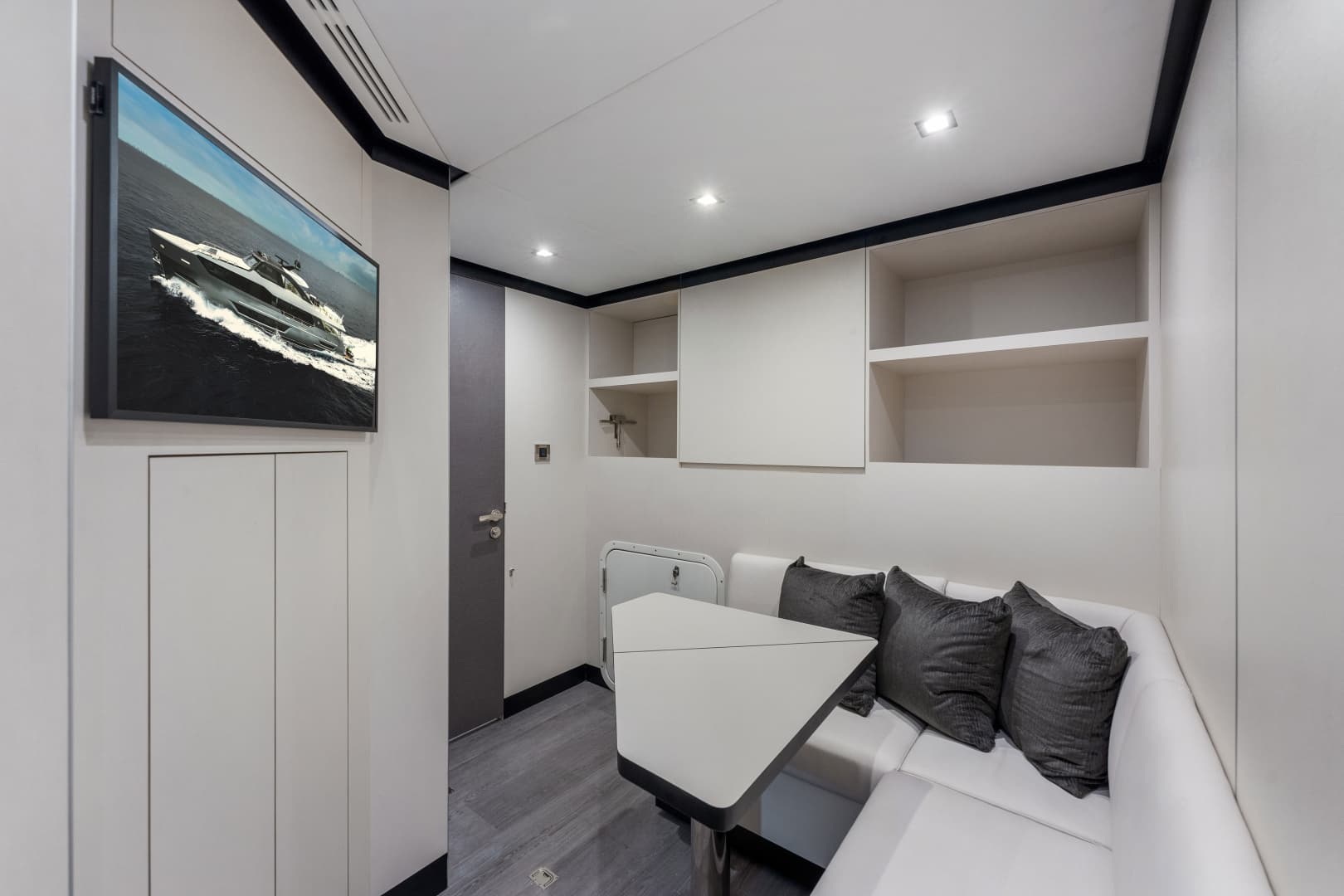 2023 Ocean Alexander 27R