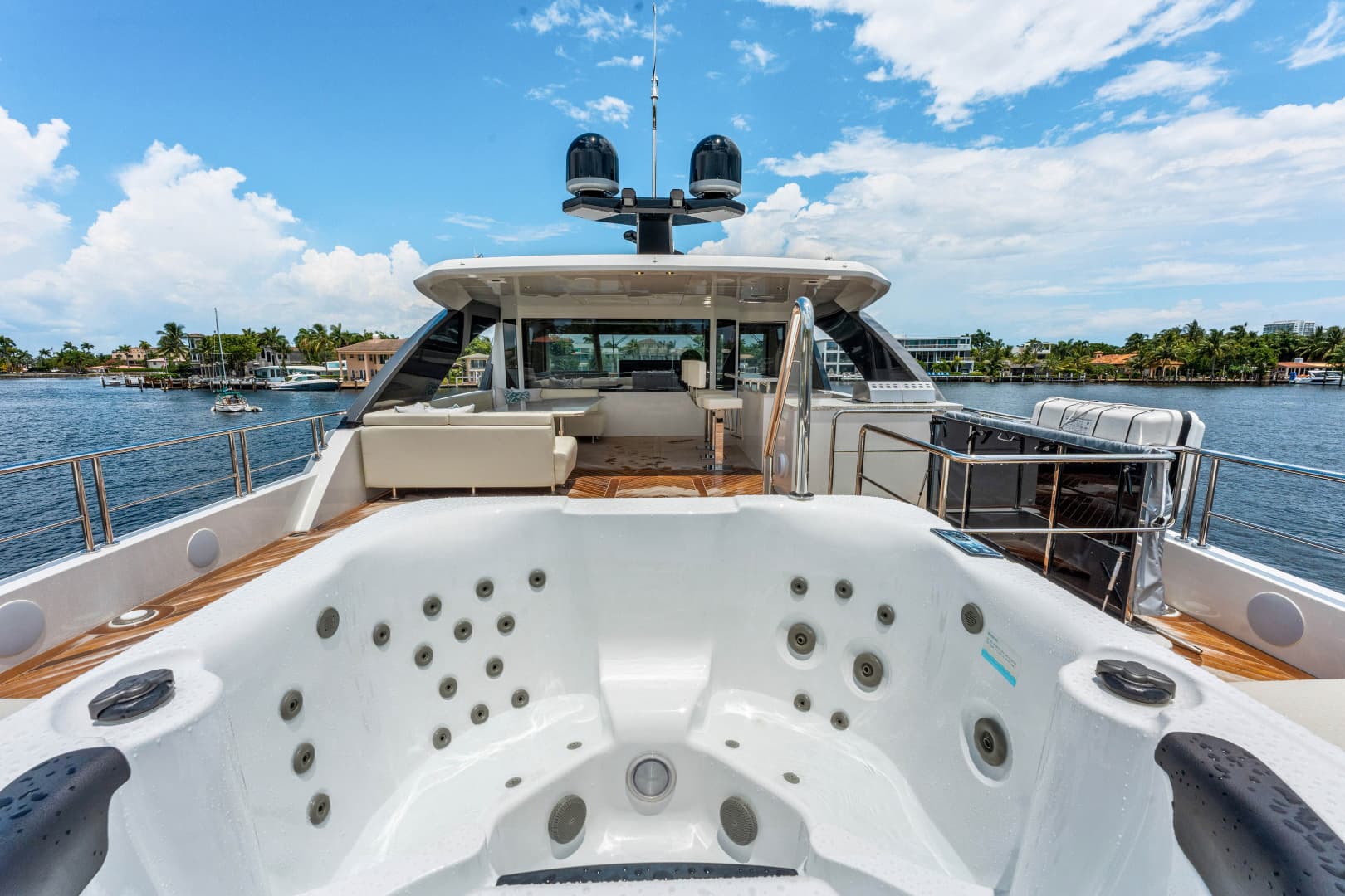 2023 Ocean Alexander 27R