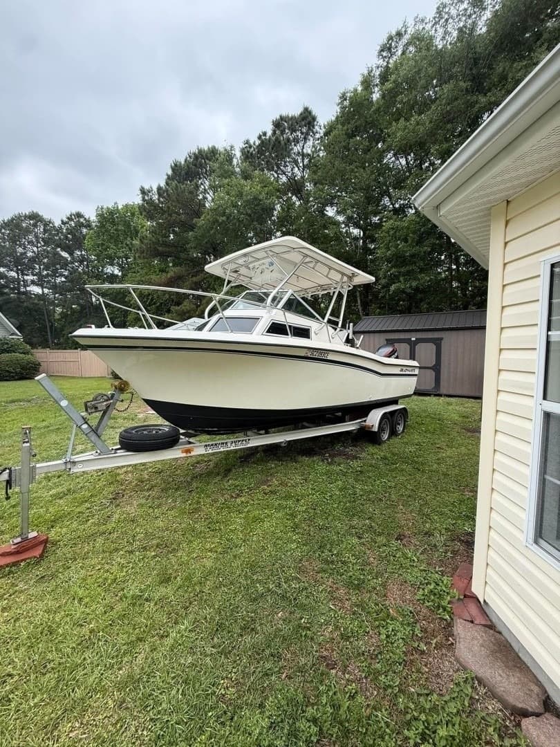 1981 Grady-White 220 Bimini