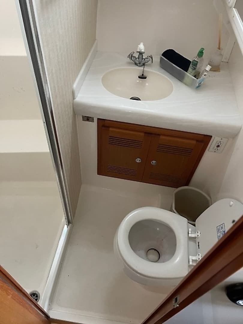 2005 Cabo 35 Flybridge Sportfisher