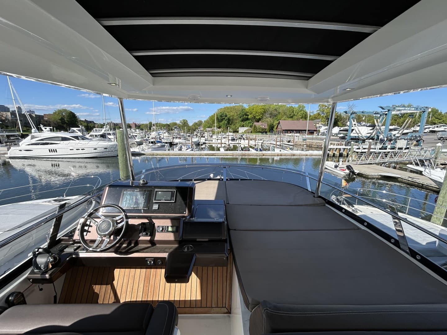 2019 Galeon 550 FLY