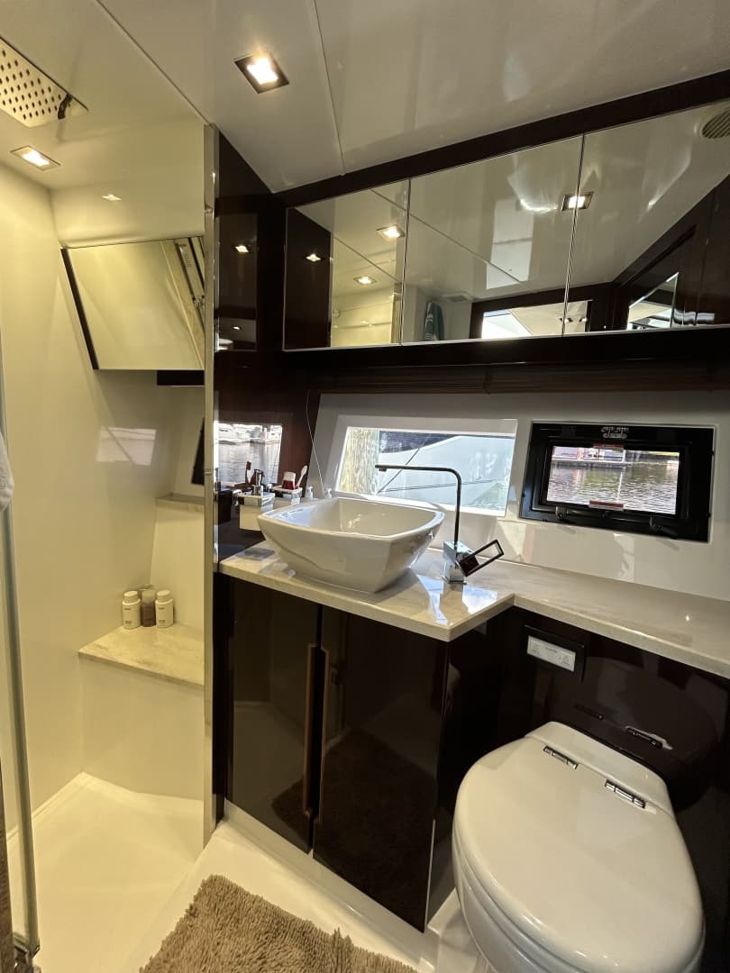 2019 Galeon 550 FLY