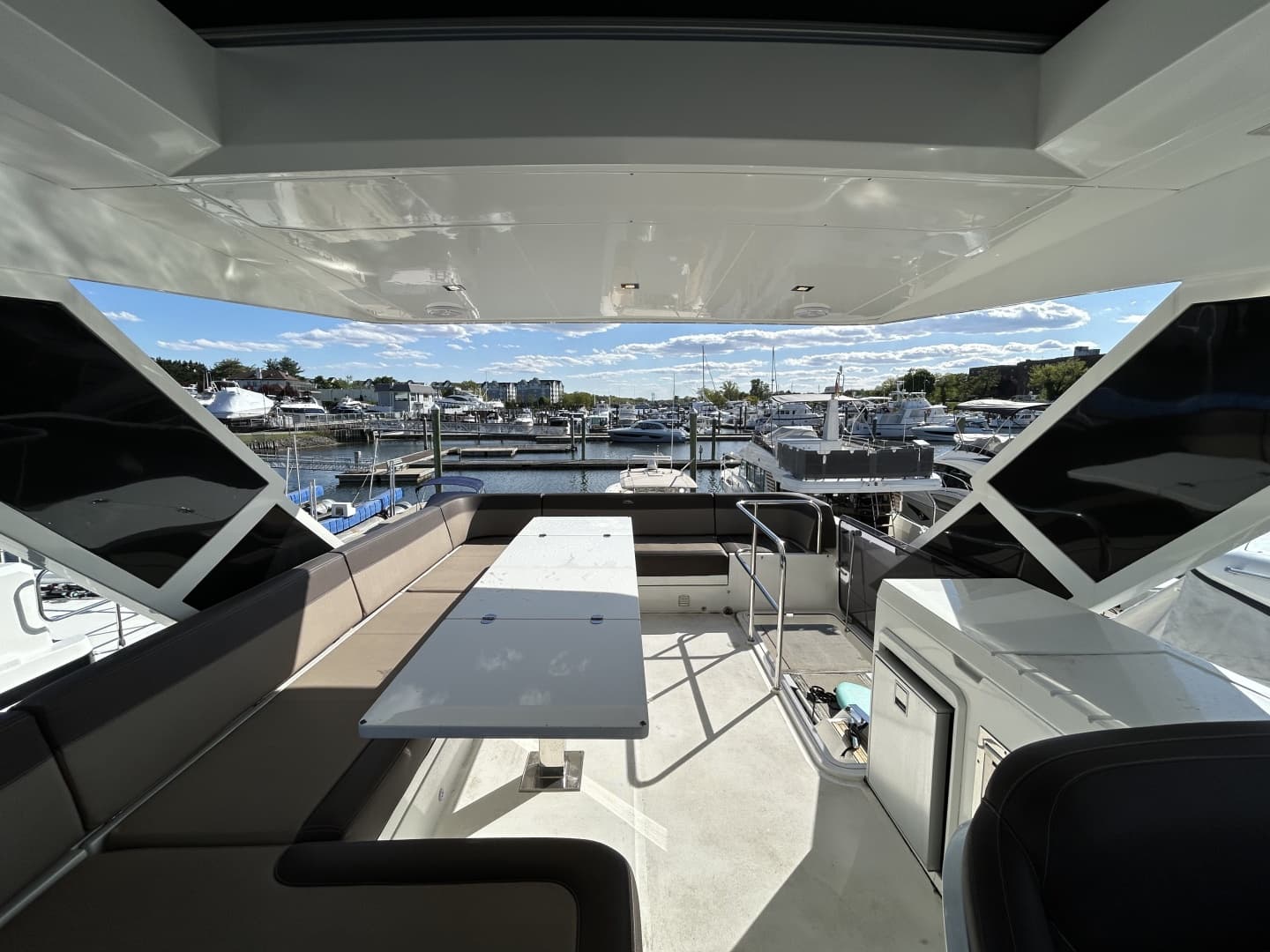 2019 Galeon 550 FLY
