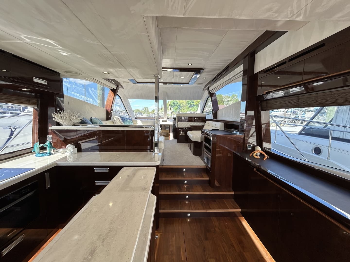 2019 Galeon 550 FLY
