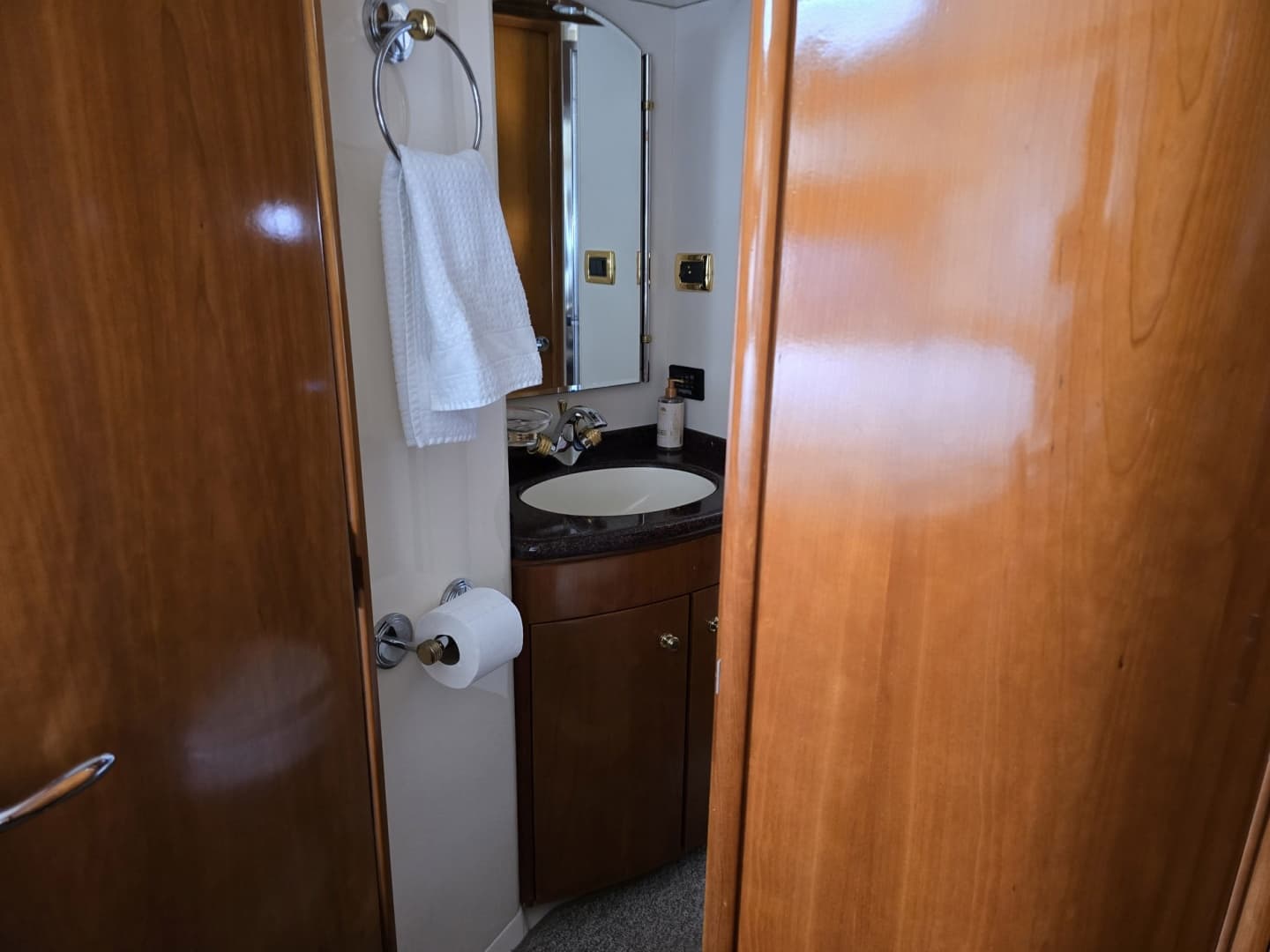 2001 Carver 570 Voyager Pilothouse