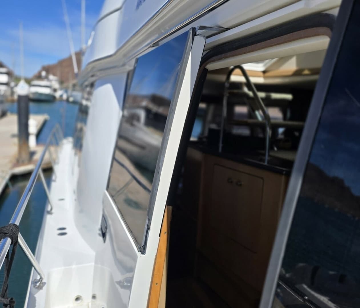 2001 Carver 570 Voyager Pilothouse