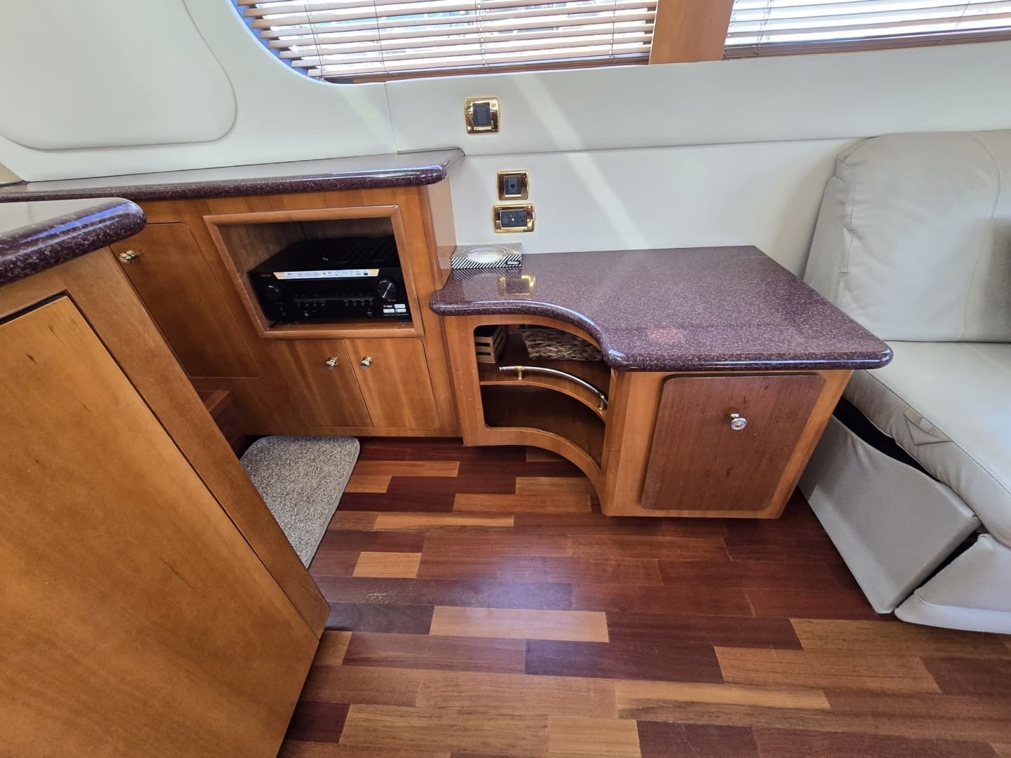 2001 Carver 570 Voyager Pilothouse