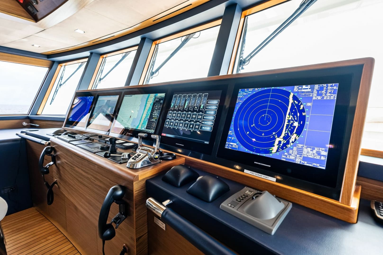 Glass bridge console
