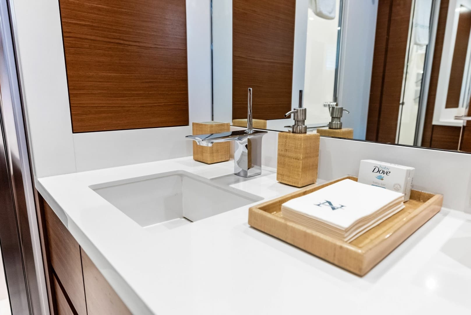 Guest twin cabin vanity