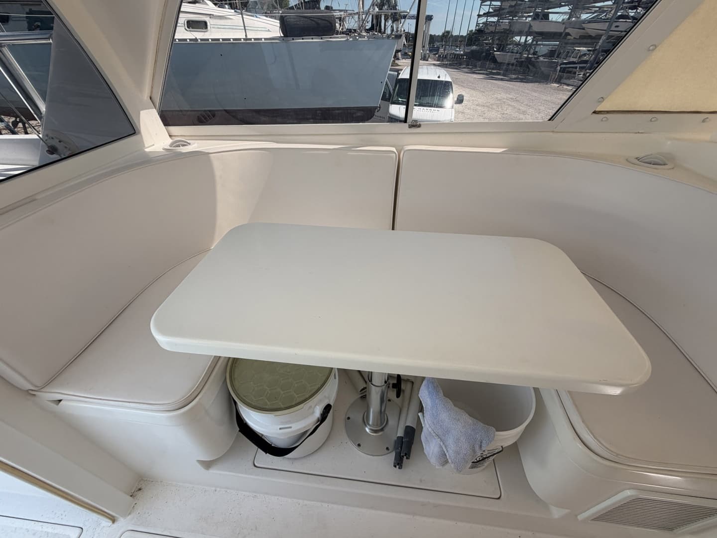 1977 Bertram 31 Flybridge