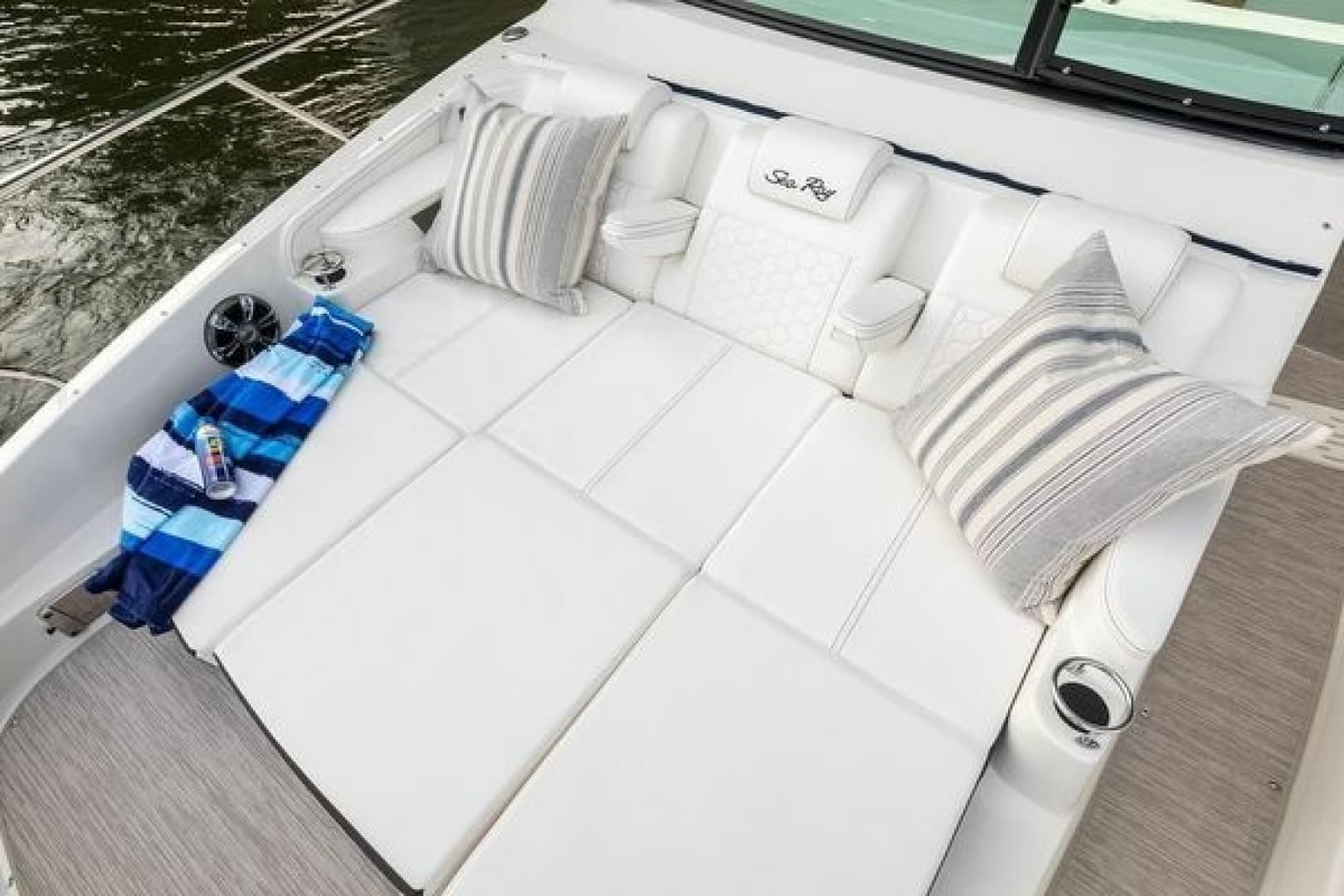 2021 Sea Ray Sundancer 320 Outboard