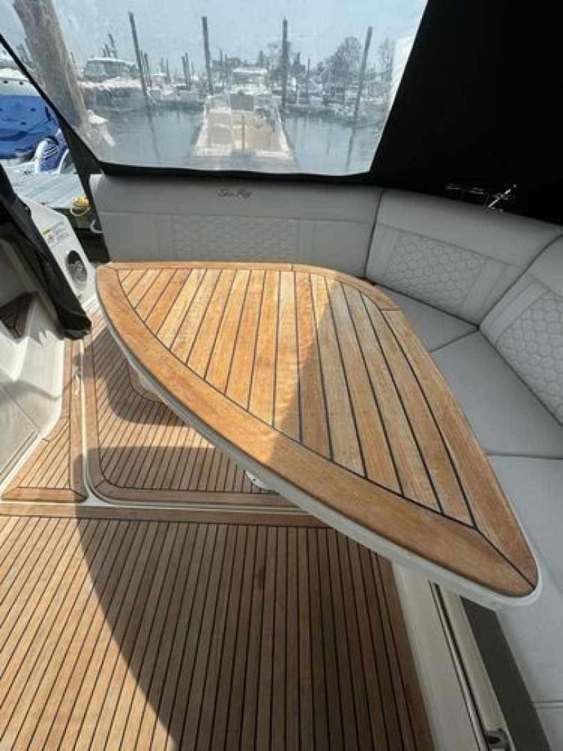 2021 Sea Ray Sundancer 320 Outboard