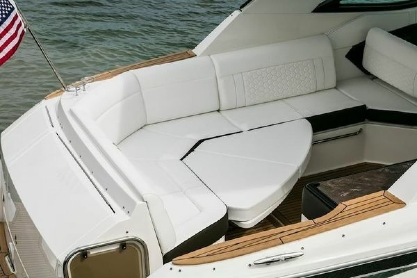 2021 Sea Ray Sundancer 320 Outboard