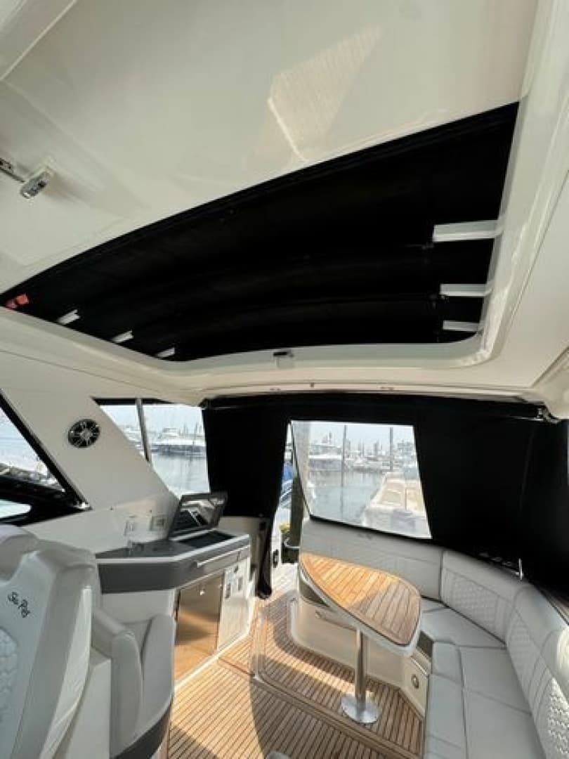 2021 Sea Ray Sundancer 320 Outboard