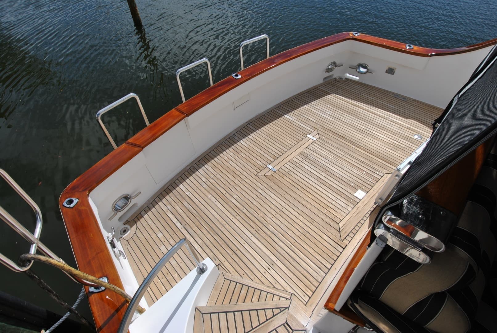 2002 Grand Alaskan Raised Pilothouse