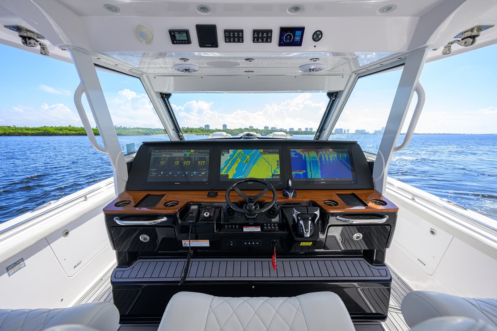 2024 Everglades 455 Center Console