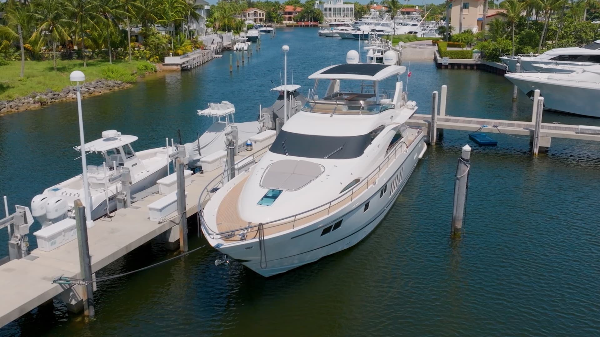 2014 Fairline Squadron