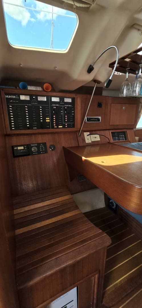 1998 Hunter 410