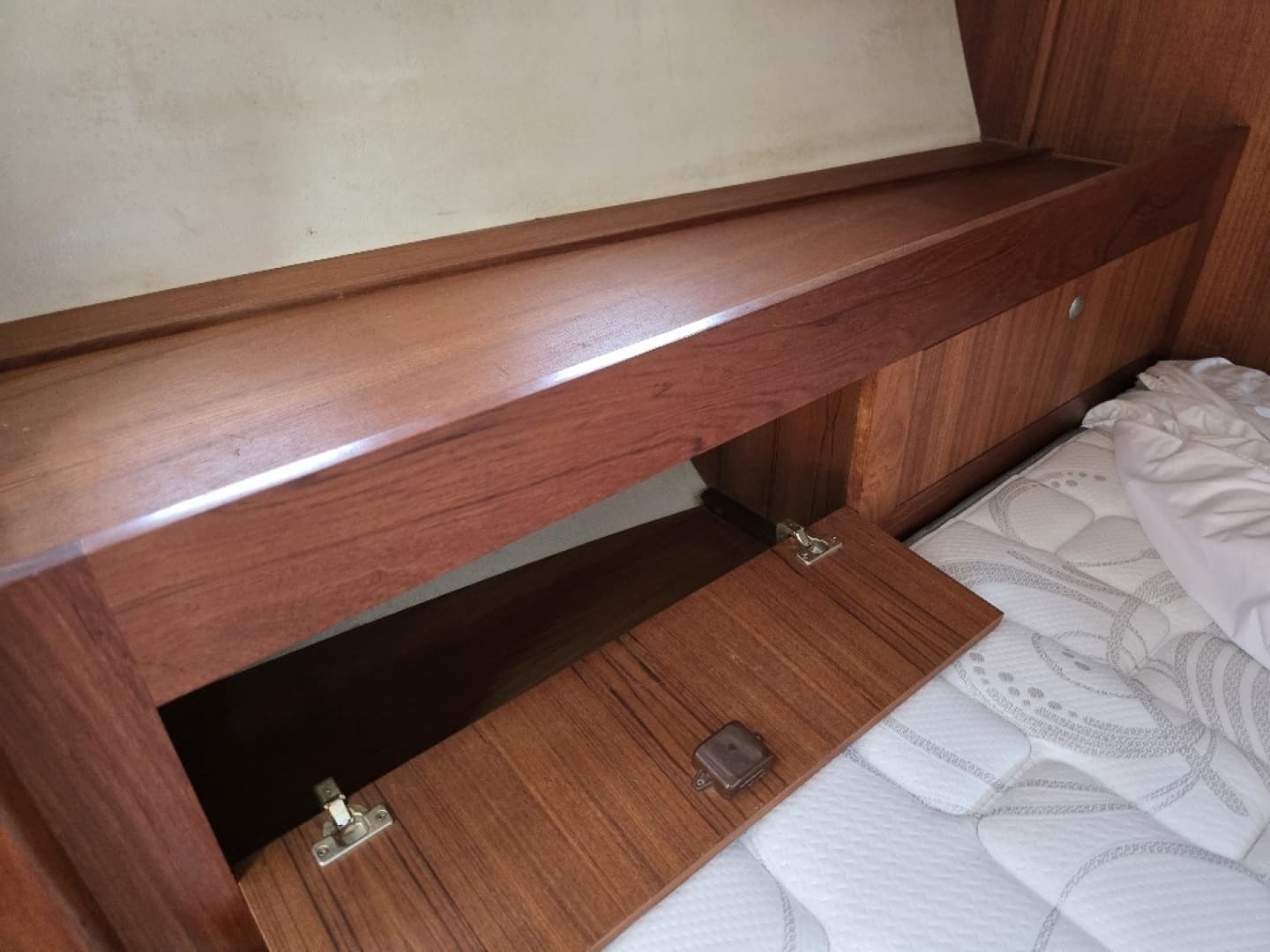 1998 Hunter 410