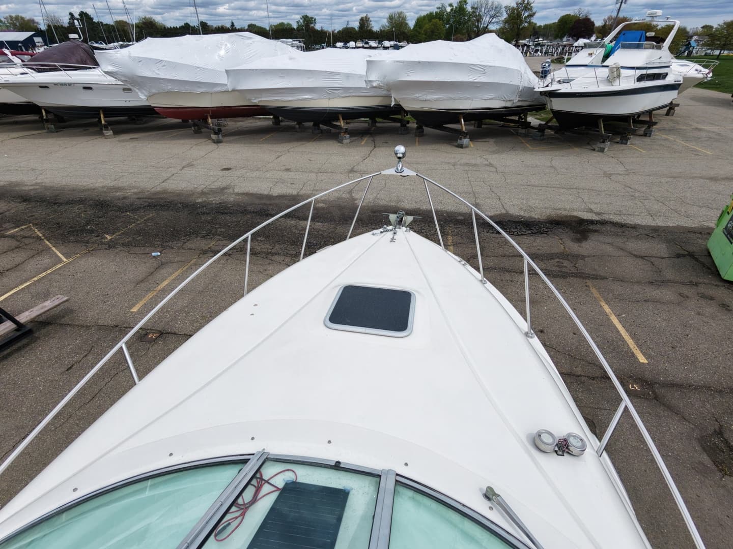 1998 Rinker 266 Fiesta Vee