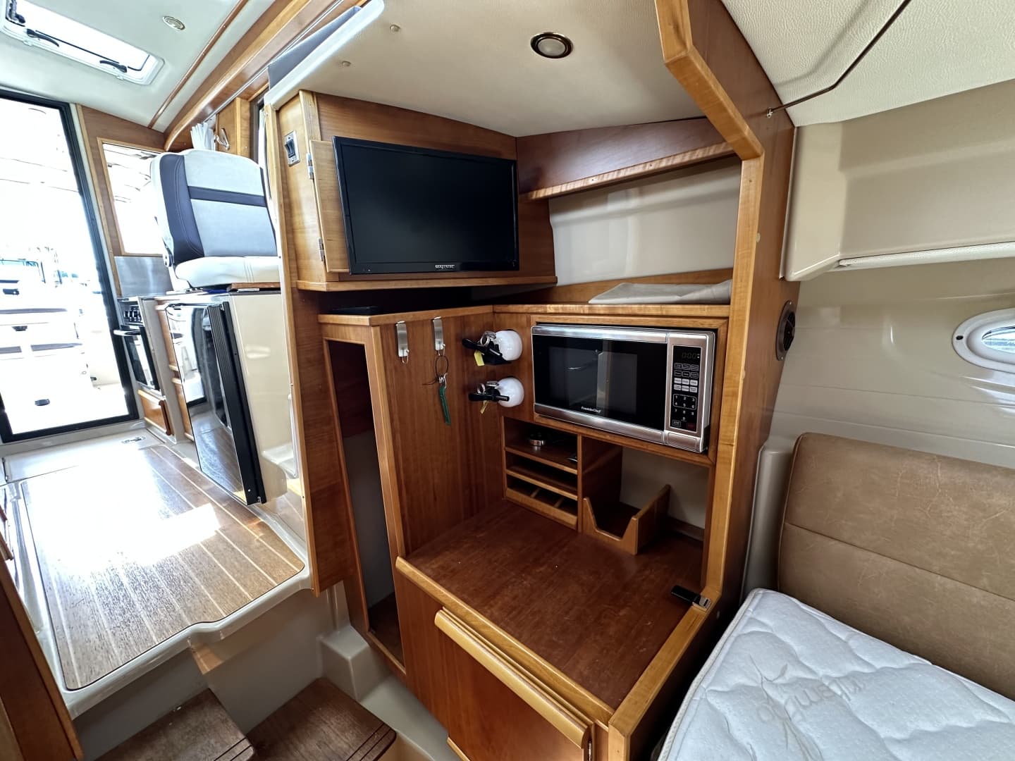 2016 Cutwater C-28 LE