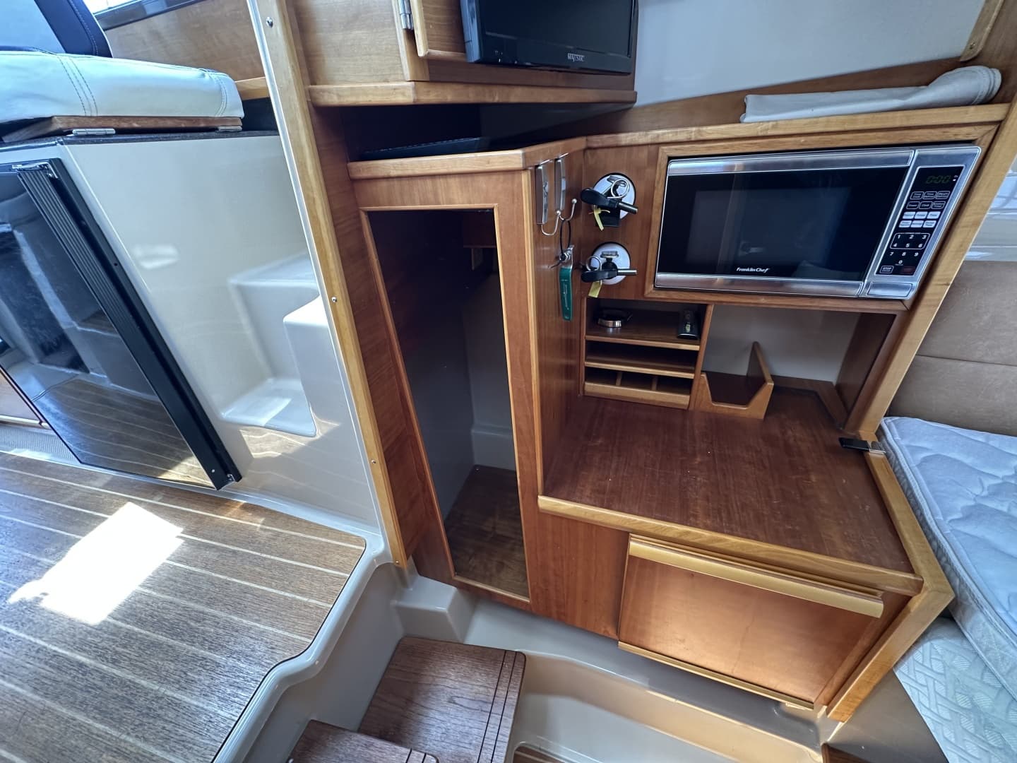 2016 Cutwater C-28 LE