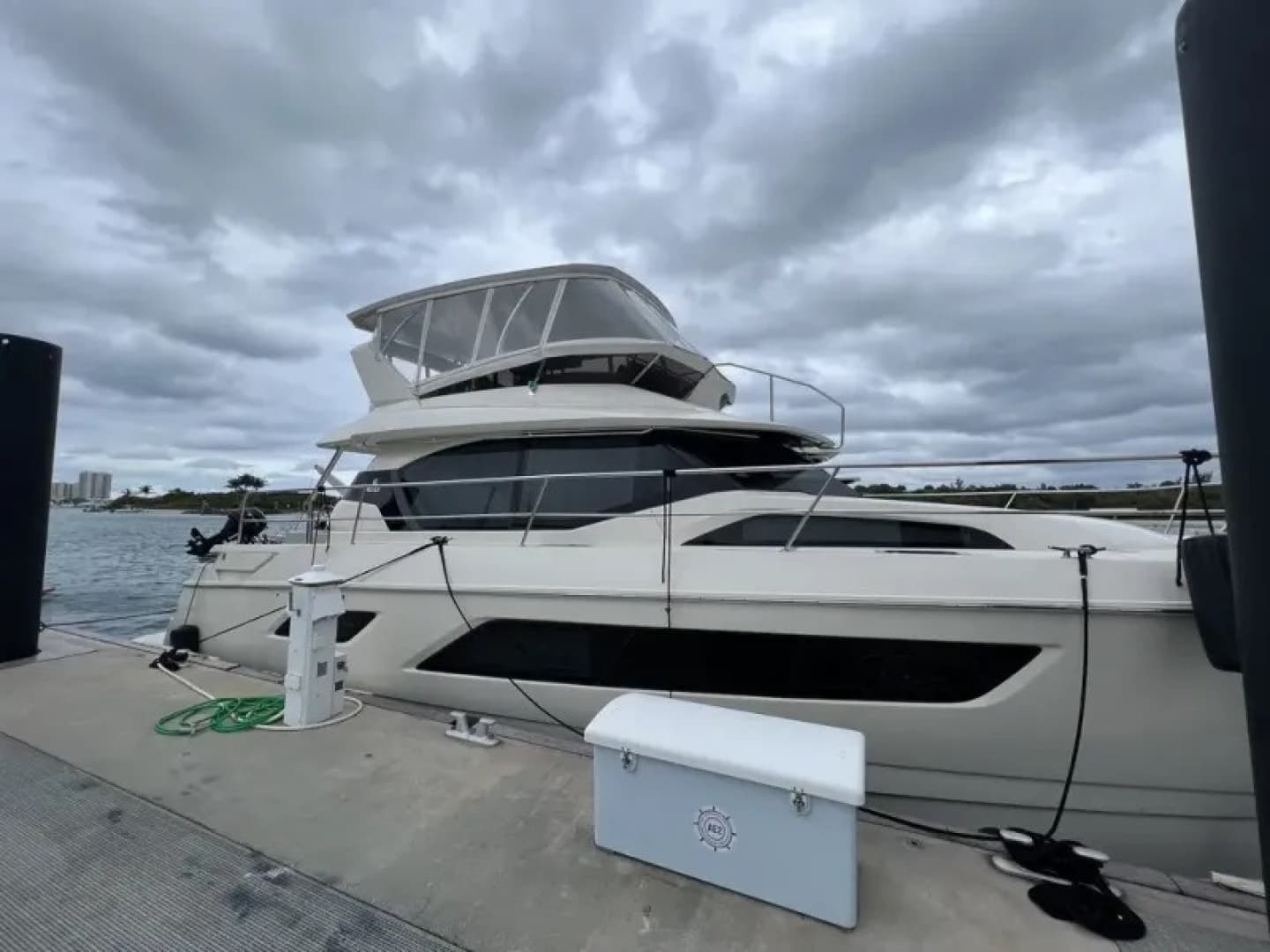 2018 Aquila 44 YACHT
