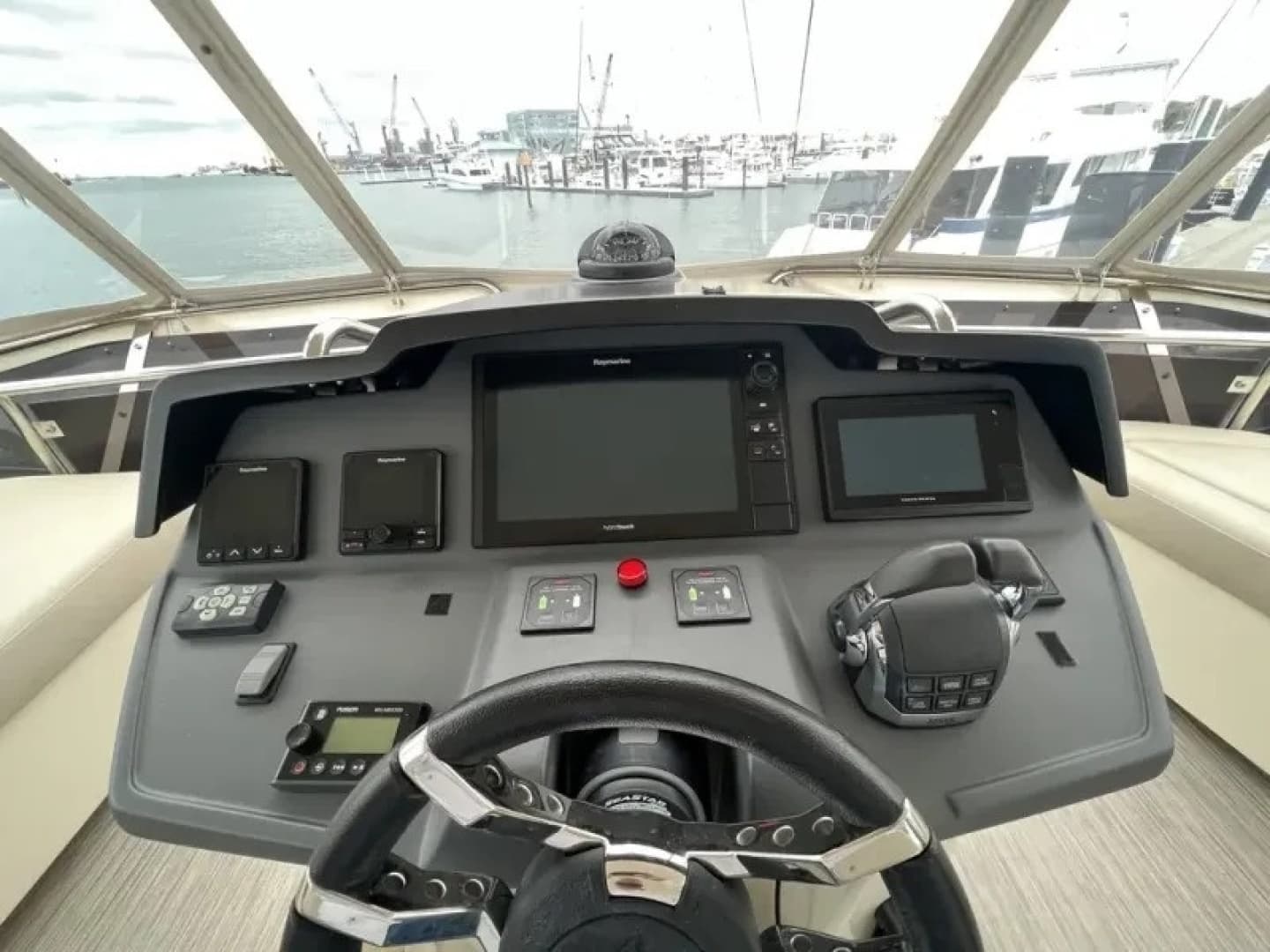 2018 Aquila 44 YACHT