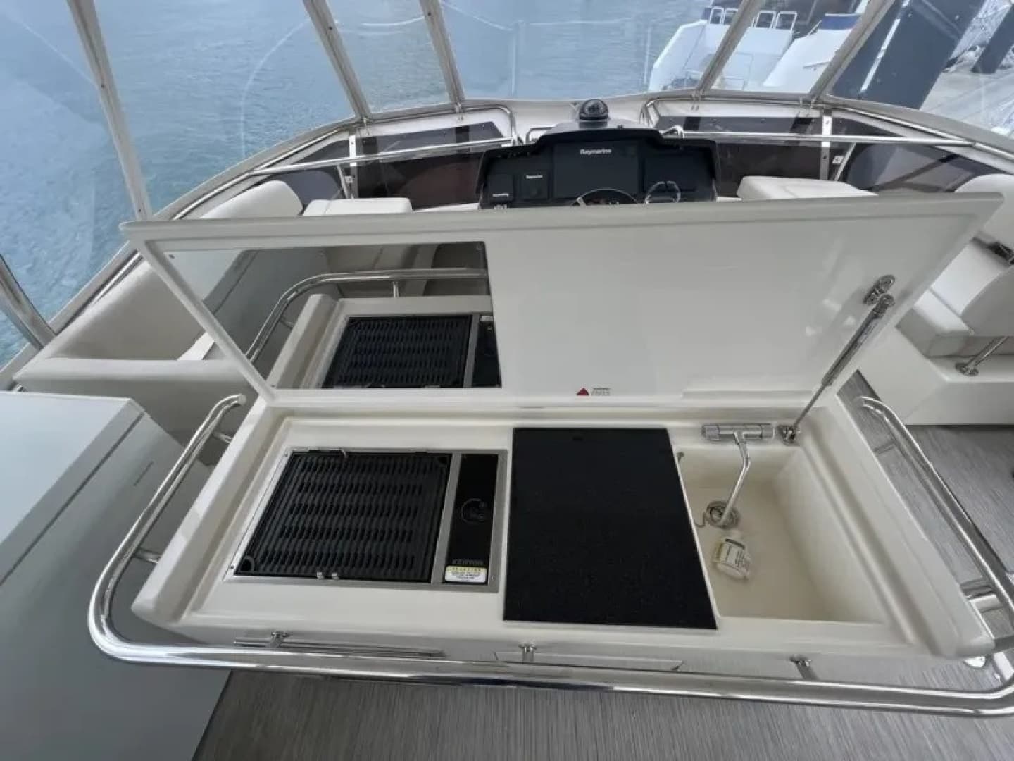 2018 Aquila 44 YACHT