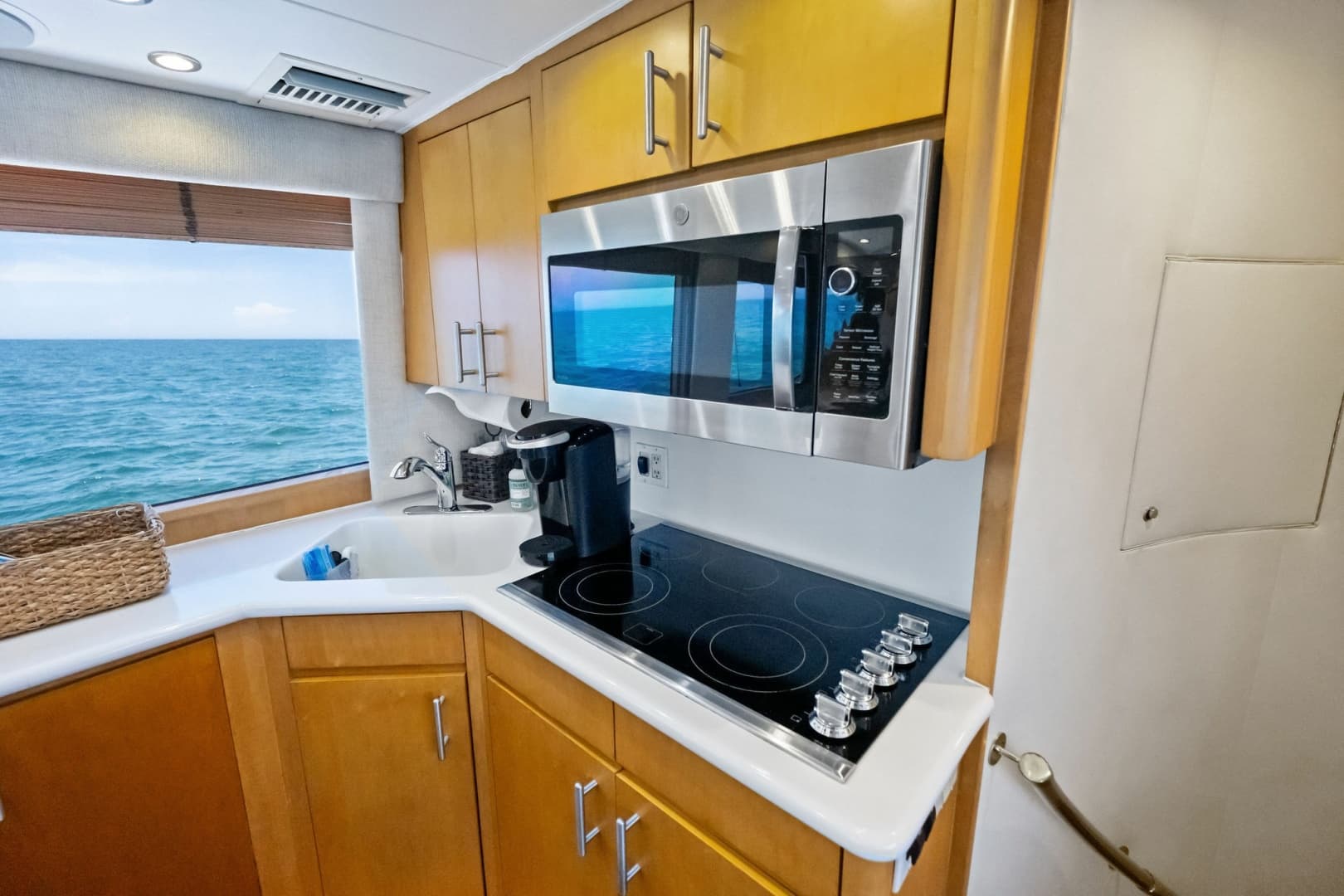 1998 Hatteras Sport Fisherman