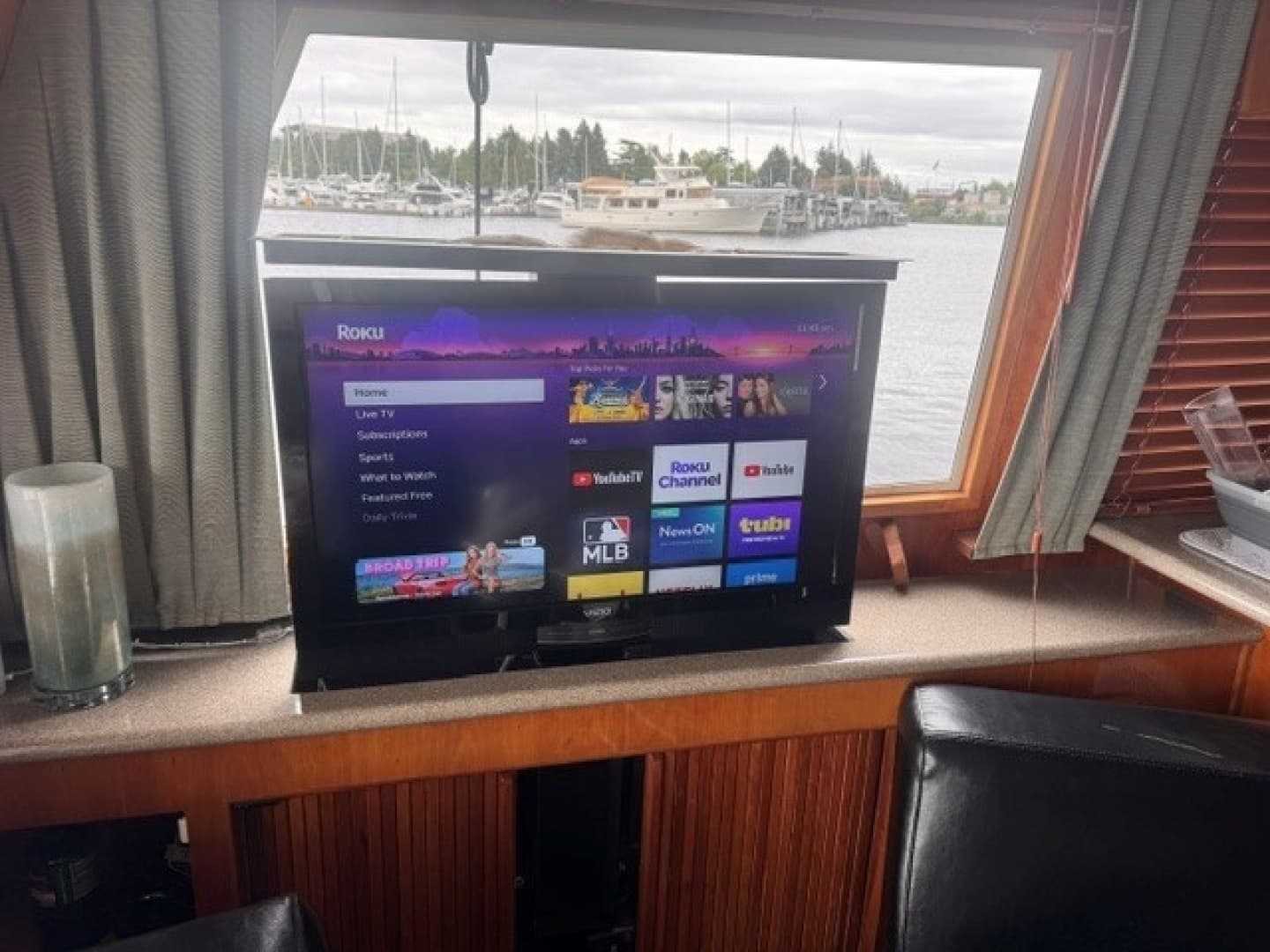 2001 Navigator Pilothouse